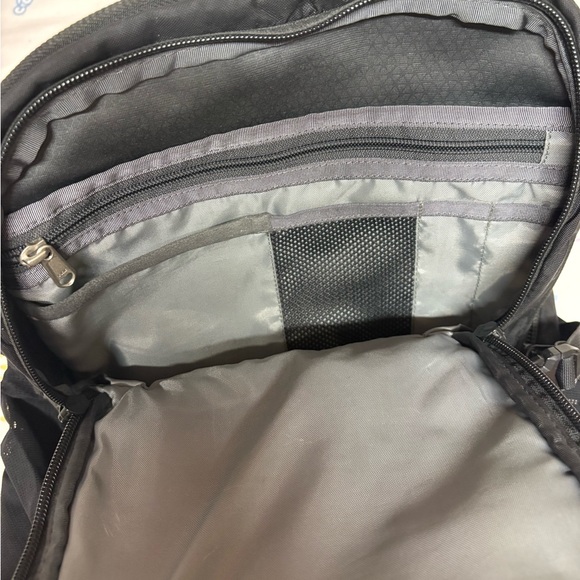 North Face Recon Backpack - Picture 2 of 7